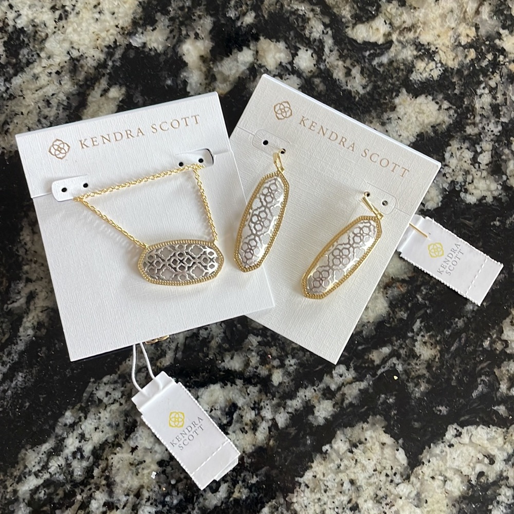 Kendra Scott save in a bundle necklace and earrings stunning 🤩 NWT